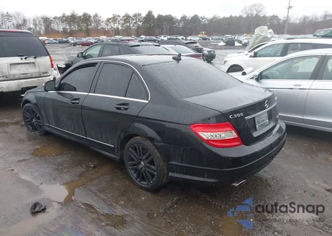 2009 Mercedes-Benz C 300 Luxury 4Matic/Sport 4Matic z USA, uszkodzony, nr VIN WDDGF81X79R080337